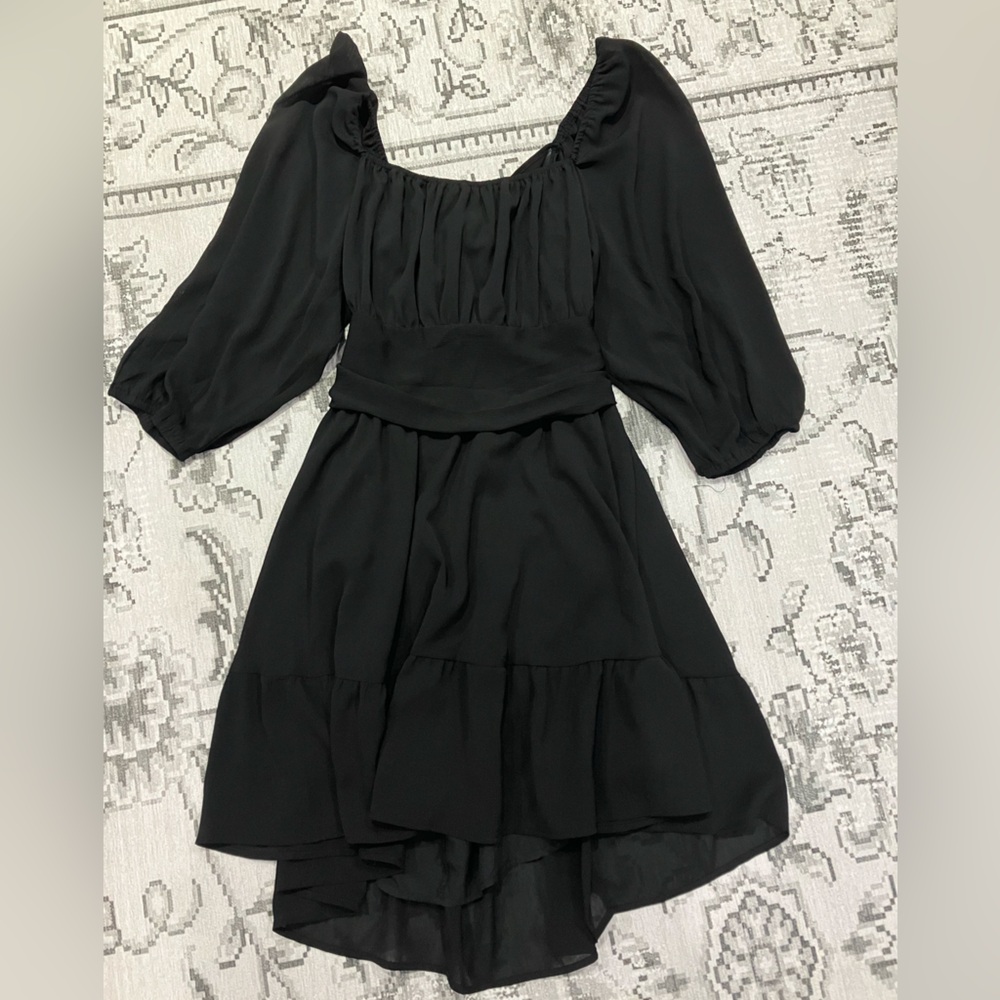 Elegant Black Dress with Puff Sleeves